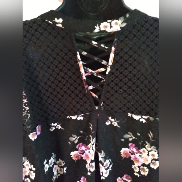 ❤️ SALE ITEM Floral button blouse fits as XL - Picture 7 of 8